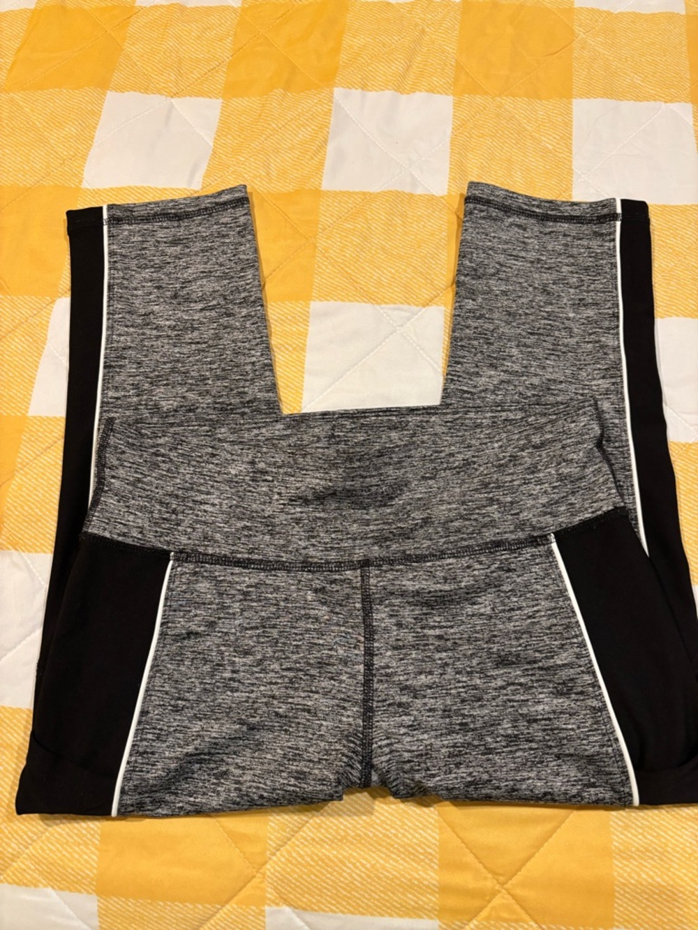 Xersion Heather Gray & Black Marled Capri Leggings with Neon Logo